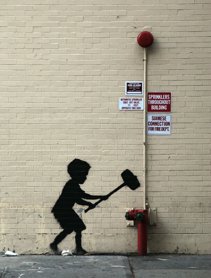 20 жовтня вуличний художник Бенксі представив ще одне графіті в рамках свого нью-йоркського проекту Better Out Than In