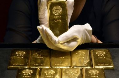 16 грудня 2015 року, 8:27 Переглядів:   Ціни на золото впадуть, вважають аналітики