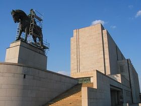 Національний пам'ятник на Віткові   Словосполучення «золоті шістдесяті» в Чехії встояв штамп