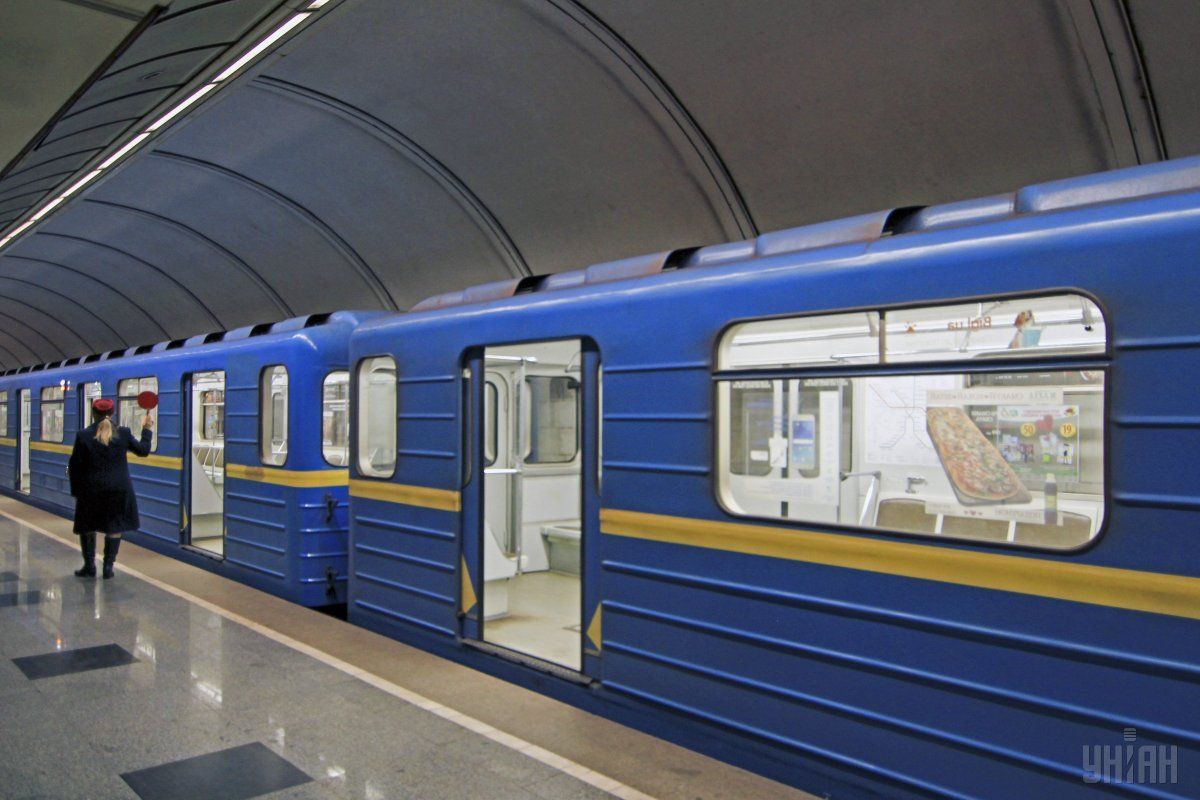 Зараз триває завершальний етап перевірки станції метро «Дарниця» на наявність вибухонебезпечних предметів