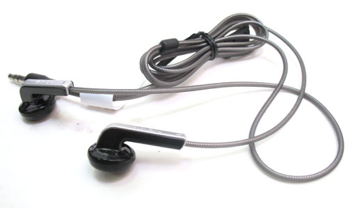 5 мм можна підключити будь-які власні навушники, а провід також покритий опліткою