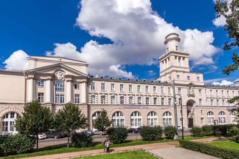Університет ИТМО зайняв перше місце в   предметному рейтингу вузів Росії   від аналітичного центру «Експерт» з комп'ютерних наук і треті місця - з хімії та хімічних технологій серед російських вузів